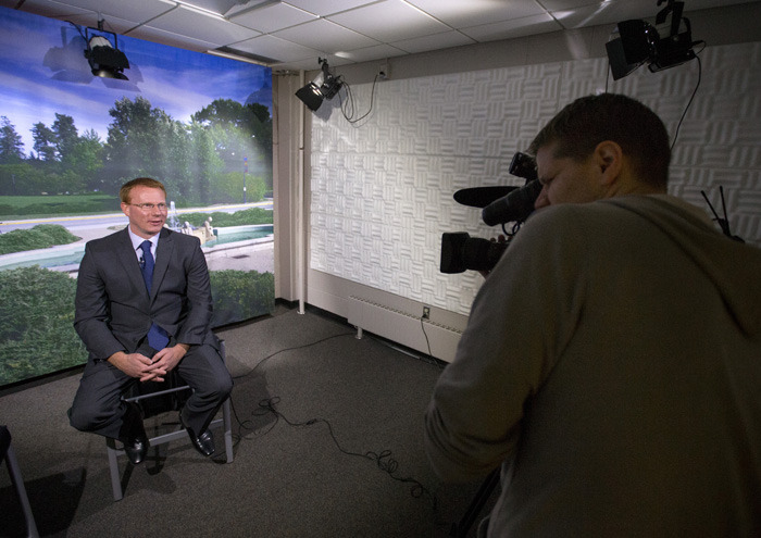 Dave Andersen is interviewed in the ISU broadcast studio.