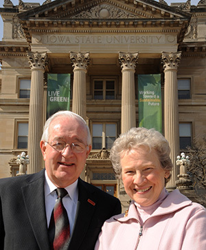 The Maddens, in front of Beardshear Hall