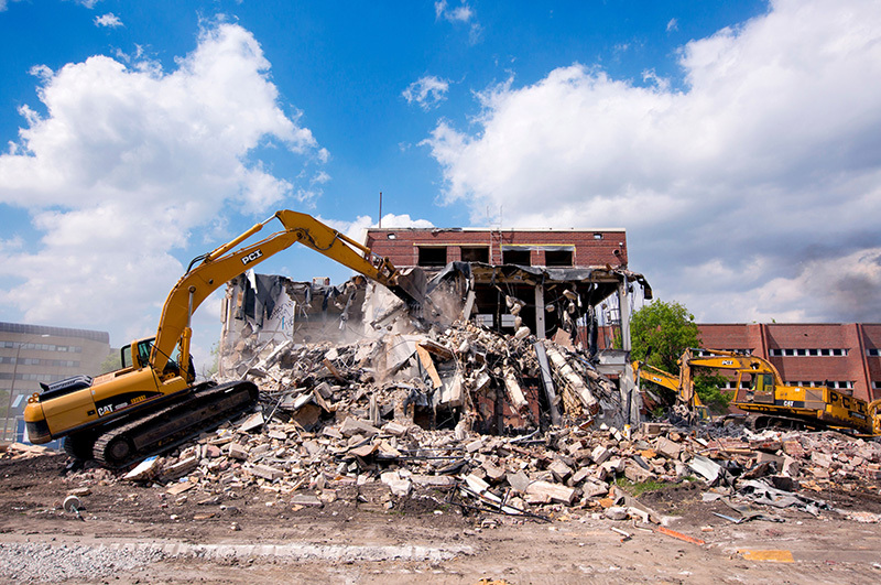 Excavator helps demolish Nuclear Engineering Lab