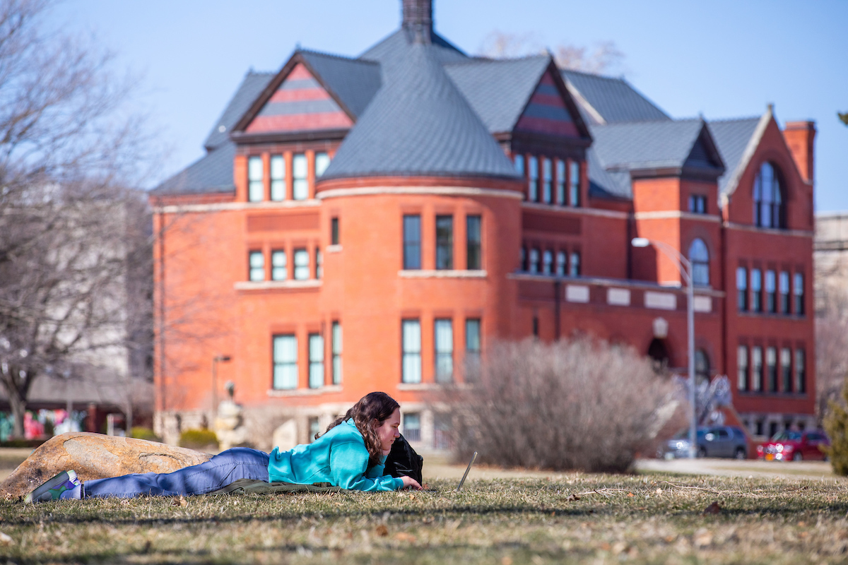 Iowa State student soaks up the sun after spring break